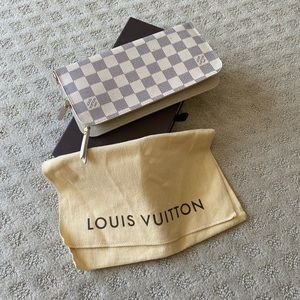 Louis Vuitton damier wallet
